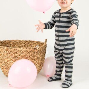 NWT Leveret 2T 100% Cotton Black/Charcoal Gray Striped Baby Footed Pajamas